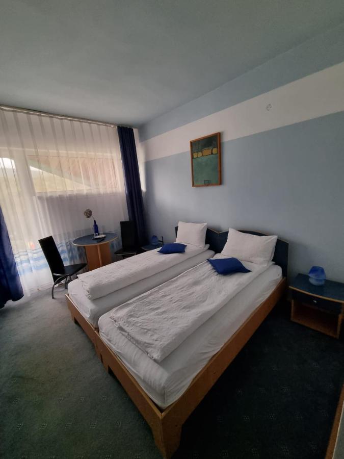 Randunica Hotell Văliug Eksteriør bilde