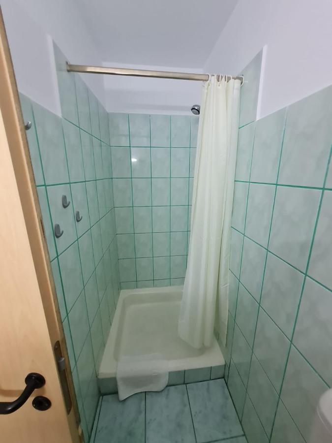 Randunica Hotell Văliug Eksteriør bilde